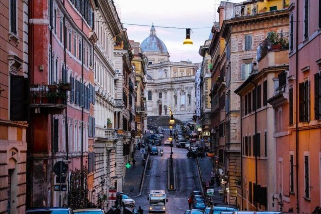 Small Mezzanine Apartment Colosseo Rome Exterior photo