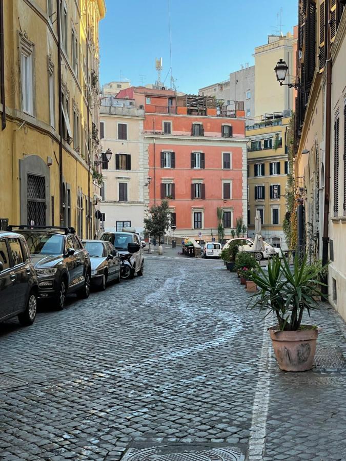 Small Mezzanine Apartment Colosseo Rome Exterior photo